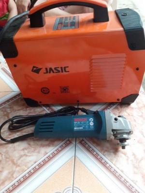 Dich COVID cần tiền muốn bán