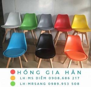 Ghế Eames nhiều màu Hồng Gia Hân E001