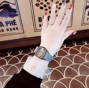 Đồng Hồ Nữ GUOU Số La Mã Mặt Vuông:TPH513