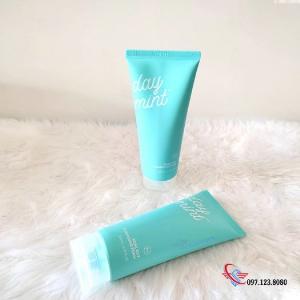 Sữa rửa mặt bạc hà Missha Day Mint Soak Out Cleansing Foam 200ml