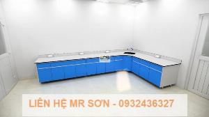 Bàn thí nghiệm sát tường