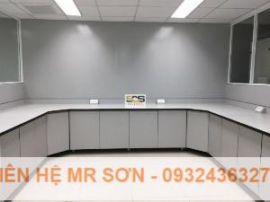 Bàn thí nghiệm sát tường