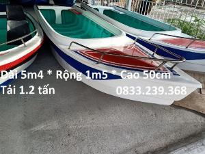Cano, vỏ lãi composite đi sông, vận chuyển hàng hoá cứu trợ.