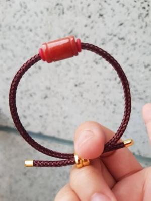 Vòng Tay Nữ Lu Trúc ĐỎ Dây Nâu Đậm