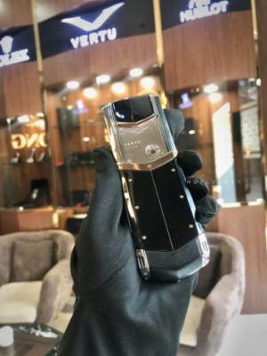 Veru Signature Thép Điểm Vàng Hồng Nguyên Khối