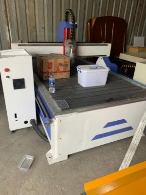 Máy cnc 1325-1 đầu phù hợp cho ngành quảng cáo