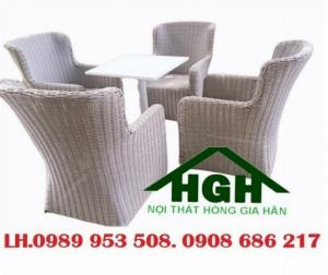 Bộ bàn ghế mây nhựa Hồng Gia Hân MS68