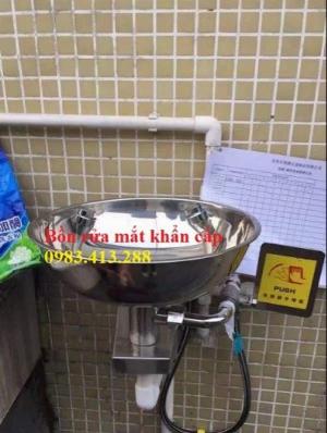 Máy rửa mắt khẩn cấp gắn tường