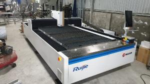 Máy cắt laser fiber Ruijie 1.5 KW giá tốt nhất cho ngành gia công mỏng