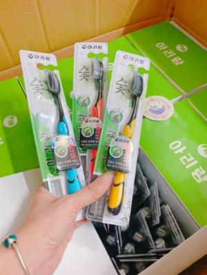 Bàn chải đánh răng than hoạt tính