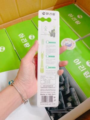 Bàn chải đánh răng than hoạt tính
