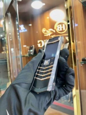 Vertu signature thép điểm vàng hồng nguyên khối chính hãng rất đẹp