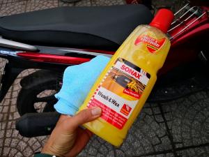Nước Rửa Xe Và Wax Bóng Sơn Kết Hợp Sonax Wash & Wax 313341 1000ml tặng khăn