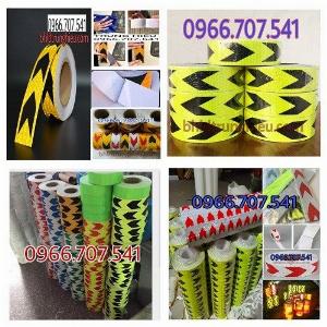 Đề can dán phản quang mũi tên màu xanh chuối
