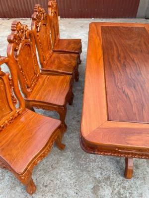 Bộ bàn ghế hoa lá tây đục 2 mặt ván tràn gỗ gõ đỏ . Mẫu 01