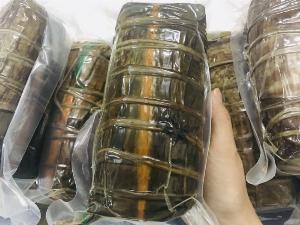 Bánh tét nhân chuối giao nhanh Hotline đặt bánh: 0938 39 59 39