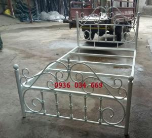 Giường sắt trẻ em