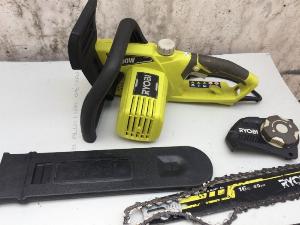 Máy cưa xích sử dụng điện 220V