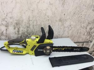 Máy cưa xích sử dụng điện 220V
