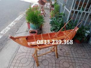 Thuyền gỗ trưng bày hải sản, thuyền gỗ trang trí