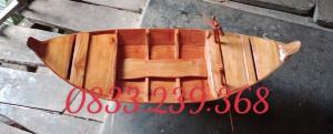 Thuyền gỗ trưng bày hải sản, thuyền gỗ trang trí