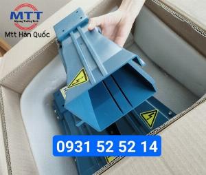 Hộp đầu điện bên phải ray điện hộp kín