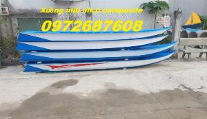 Thuyền composite chở 8 - 10 người, thuyền chở 4 - 6 người có sẵn