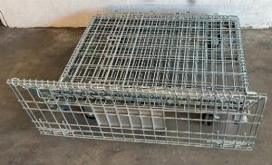 Lồng sắt có bánh xe