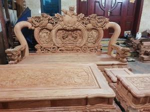 Siêu Phẩm Nghê Đỉnh Phượng Hoá Cột 14 Gỗ Hương Đá Víp Mã 01