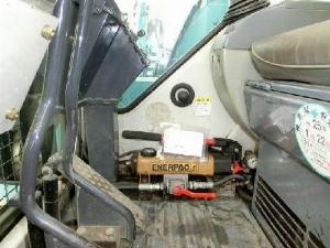 Cẩu xích 4.9 tấn Kobelco CK90UR