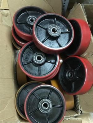 Bánh xe nâng tay PU 80x70 dùng cho các xe nâng tay