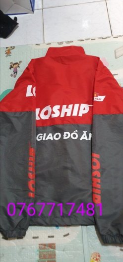 Áo khoác lóhip vải dù.