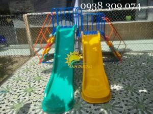 Cầu trượt dành cho trẻ em hai máng trượt