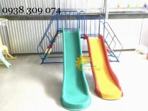 Cầu trượt dành cho trẻ em hai máng trượt