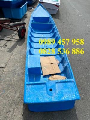 Thuyền chèo tay cho 4 người, Thuyền du lịch