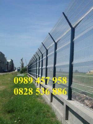 Sản xuất Hàng rào nhà máy phi 5 50x200, Hàng rào sơn tĩnh điện D5 50x150