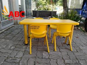 Bộ bàn ghế nhựa đúc dành cho trẻ em mầm non