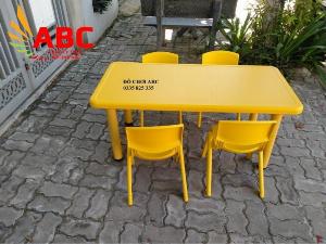 Bộ bàn ghế nhựa đúc dành cho trẻ em mầm non