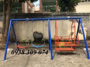 Xích đu nhiều ghế dành cho bé vui chơi