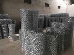 Nơi mua lưới B40 hàng đen dầy 4ly ô 50x50, 60x60, 63x63 giá tốt nhất thị trường