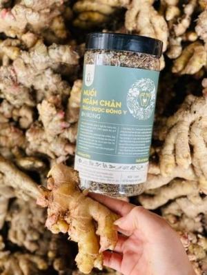 Muối ngâm chân thảo dược rừng Bhnong, Lưu Thông Khí Huyết, Thư Giãn, Cải Thiện Giấc Ngủ 800gr