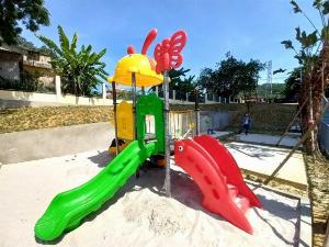Cầu trượt mầm non cho bé