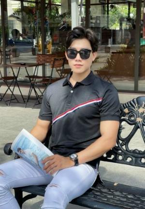 Áo thun nam cổ trụ polo sọc đôi chéo ngực