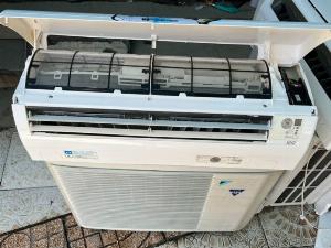 Máy lạnh cũ Inverter DAIKIN 2HP có plasma ion khử mùi, đời cao gas R32