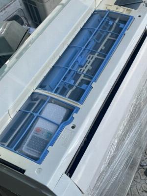 Máy lạnh cũ DAIKIN 1.5hp inverter plasma ion mặt gương nắp trượt sang trọng