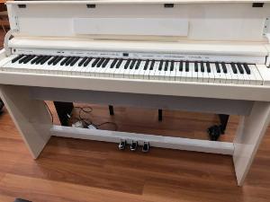 Piano điện Roland DP-90SE màu trắng bóng