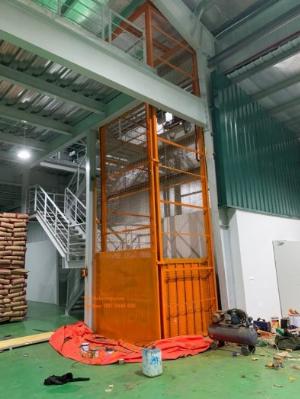 Thang nâng hàng kho xưởng 2000kg