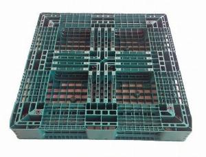 Pallet nhựa công nghiệp màu đen