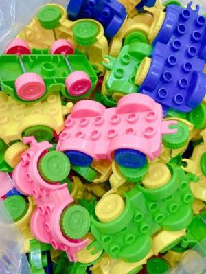 Bộ lego xếp hình cho bé chơi dán tường