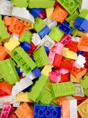 Bộ lego xếp hình cho bé chơi dán tường